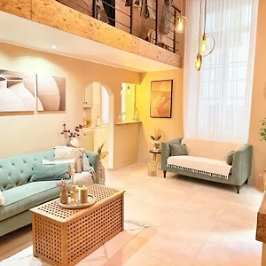 Apartment Spacious Loft, Duplex, Old Town, 3 Bedrooms - Easy Check-in, Nice